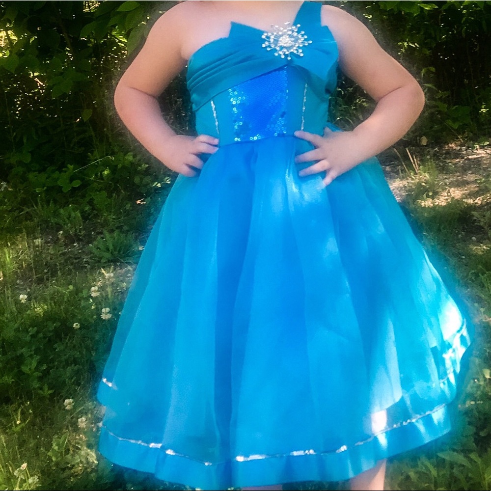 Adorable formal girls dress